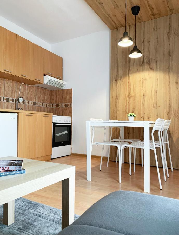 Laurel Apartments Bar Zewnętrze zdjęcie